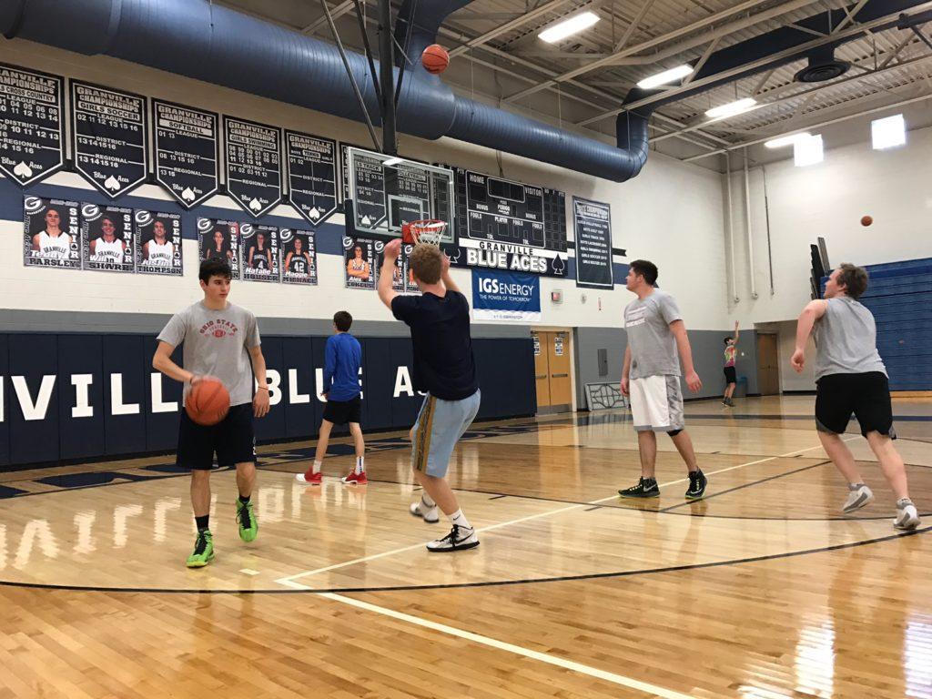 Former players start their own rec basketball team