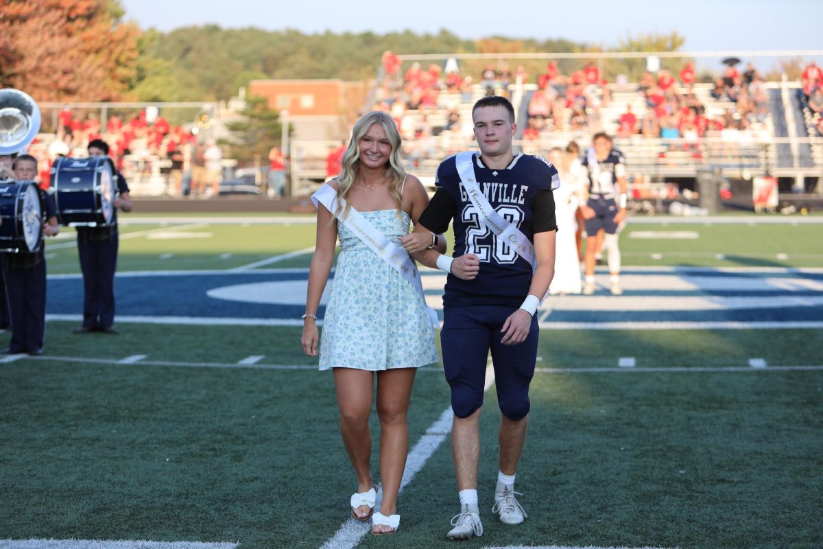 Seniors Ava Phillips and William Bukala